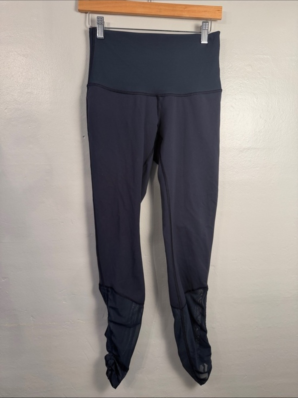 Lululemon Womens Leggings Adjustable Mesh rusching Navy Blue Size 8 High Rise